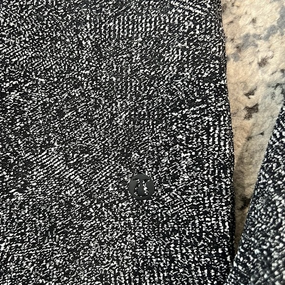 Lululemon On The Fly Pant Feathered Jacquard Black White / Black - Picture 8 of 10